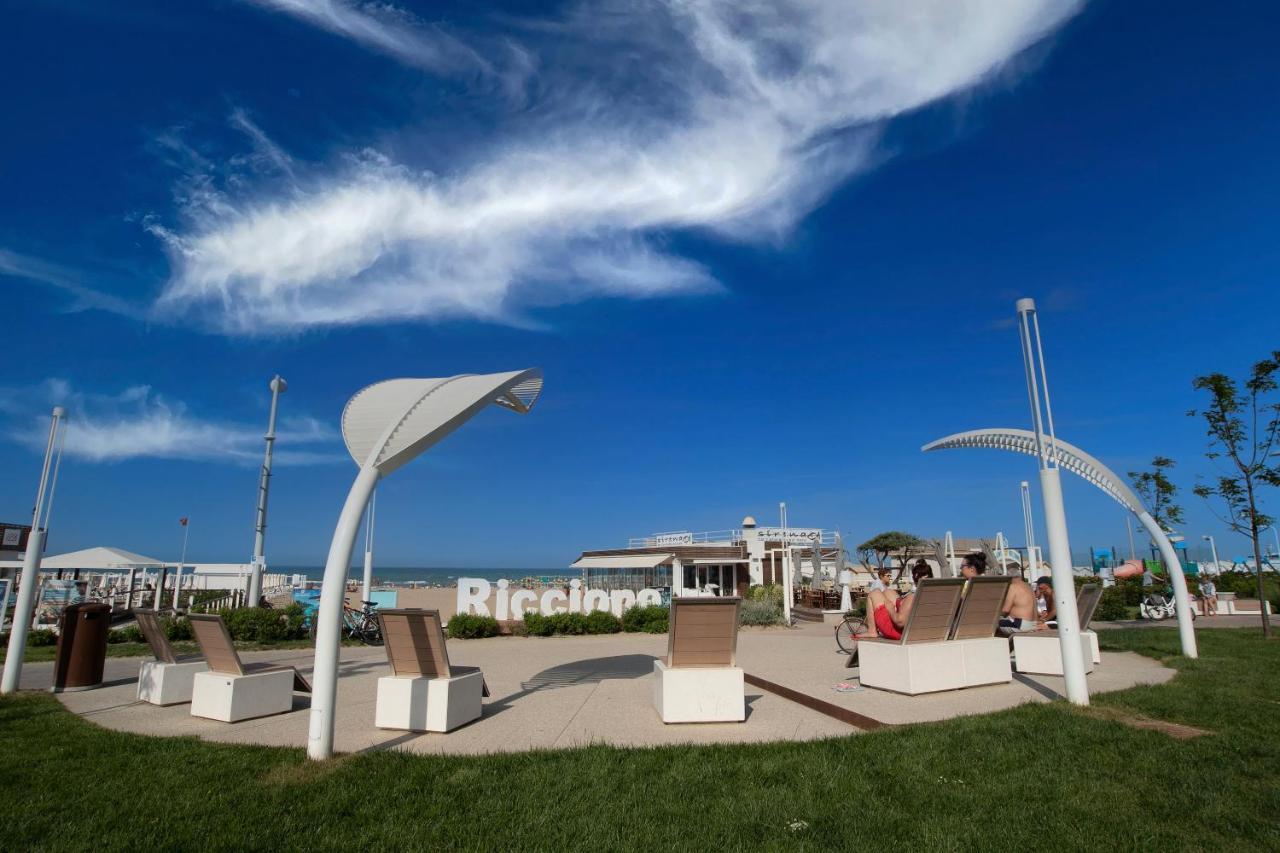 Trilocale Luna Riccione Esterno foto